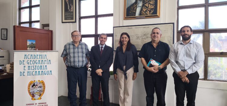 VISITA DE LA EMBAJADA DE ARGENTINA A LA AGHN VISITA DE LA EMBAJADA DE ARGENTINA A LA AGHN